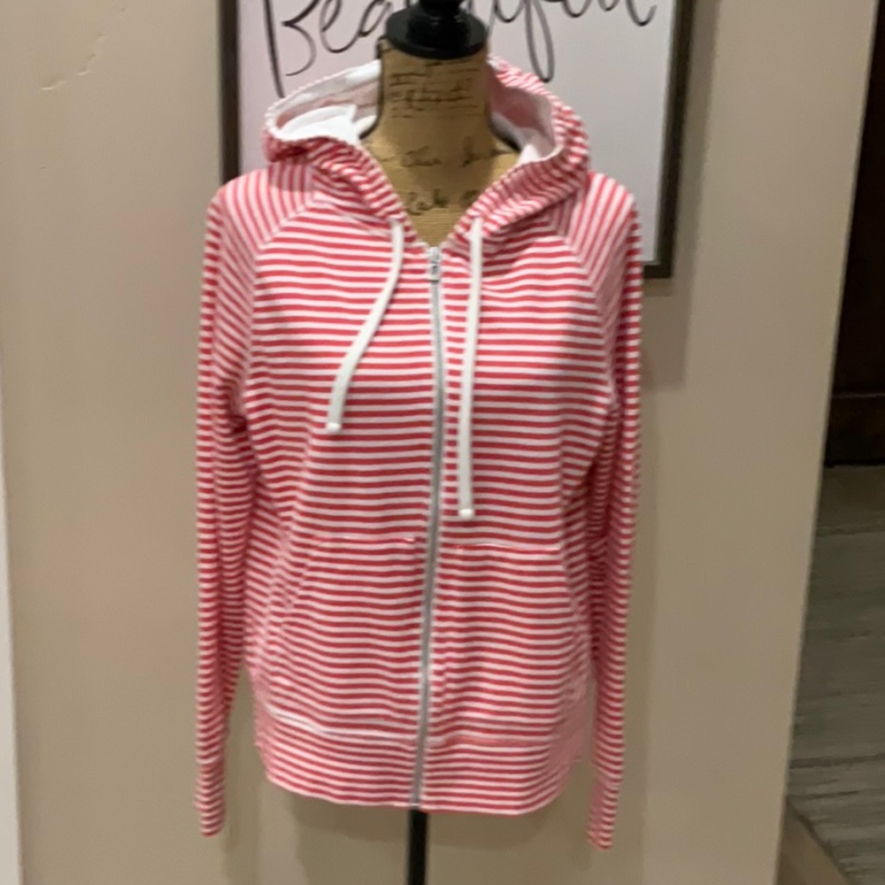 Women’s front zip hoody!